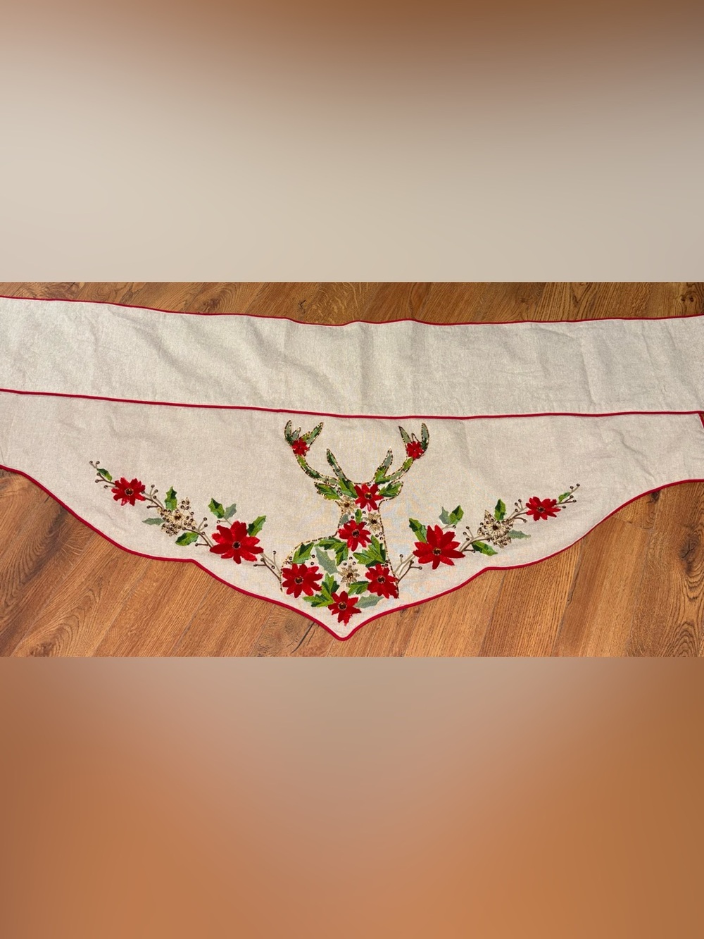 Pier 1 Christmas Reindeer Poinsettia Beaded Embroidered Mantel Scarf 82”